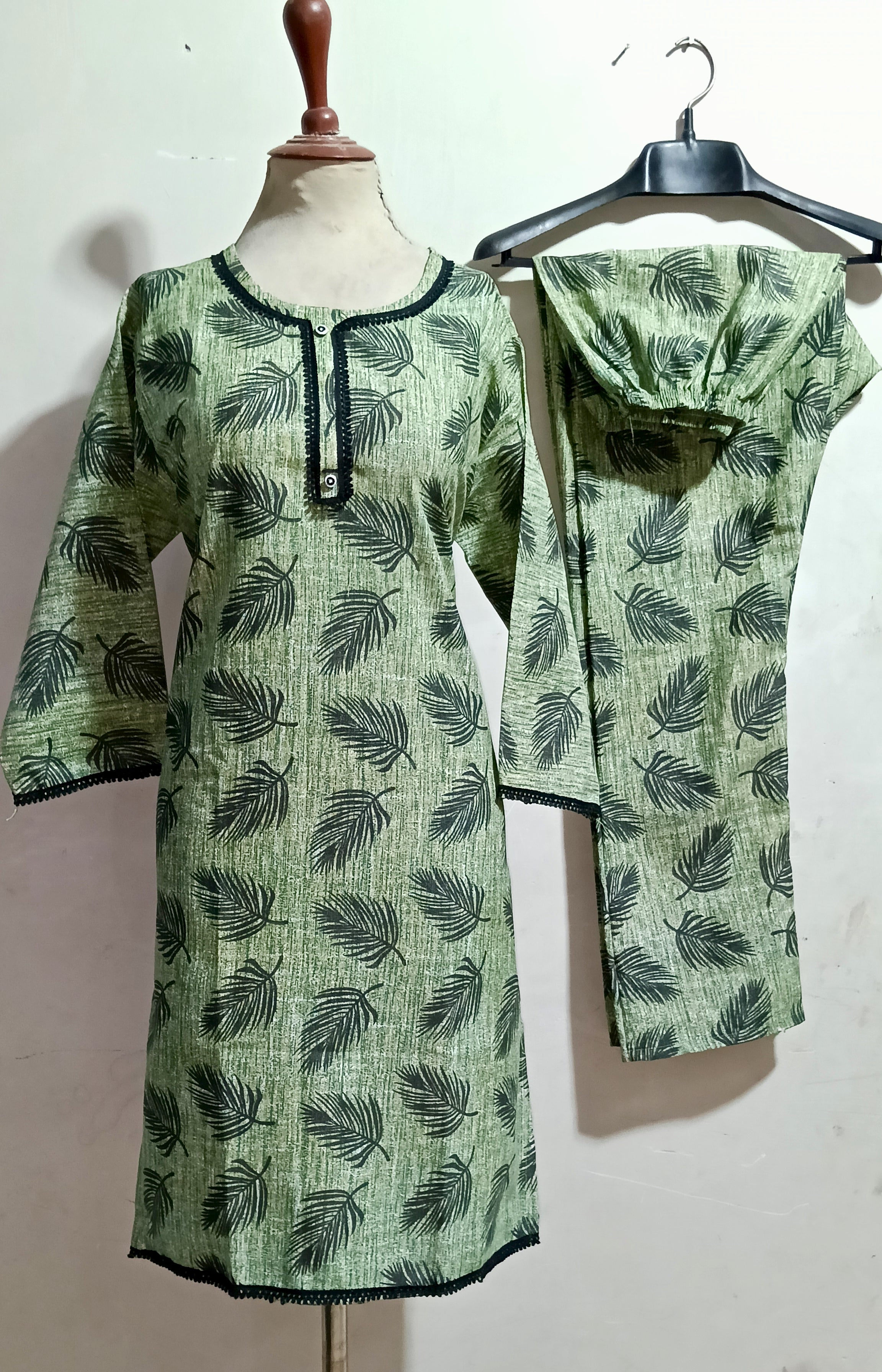 50% off Floral winter khaddar 2p Large and XL with Lace work