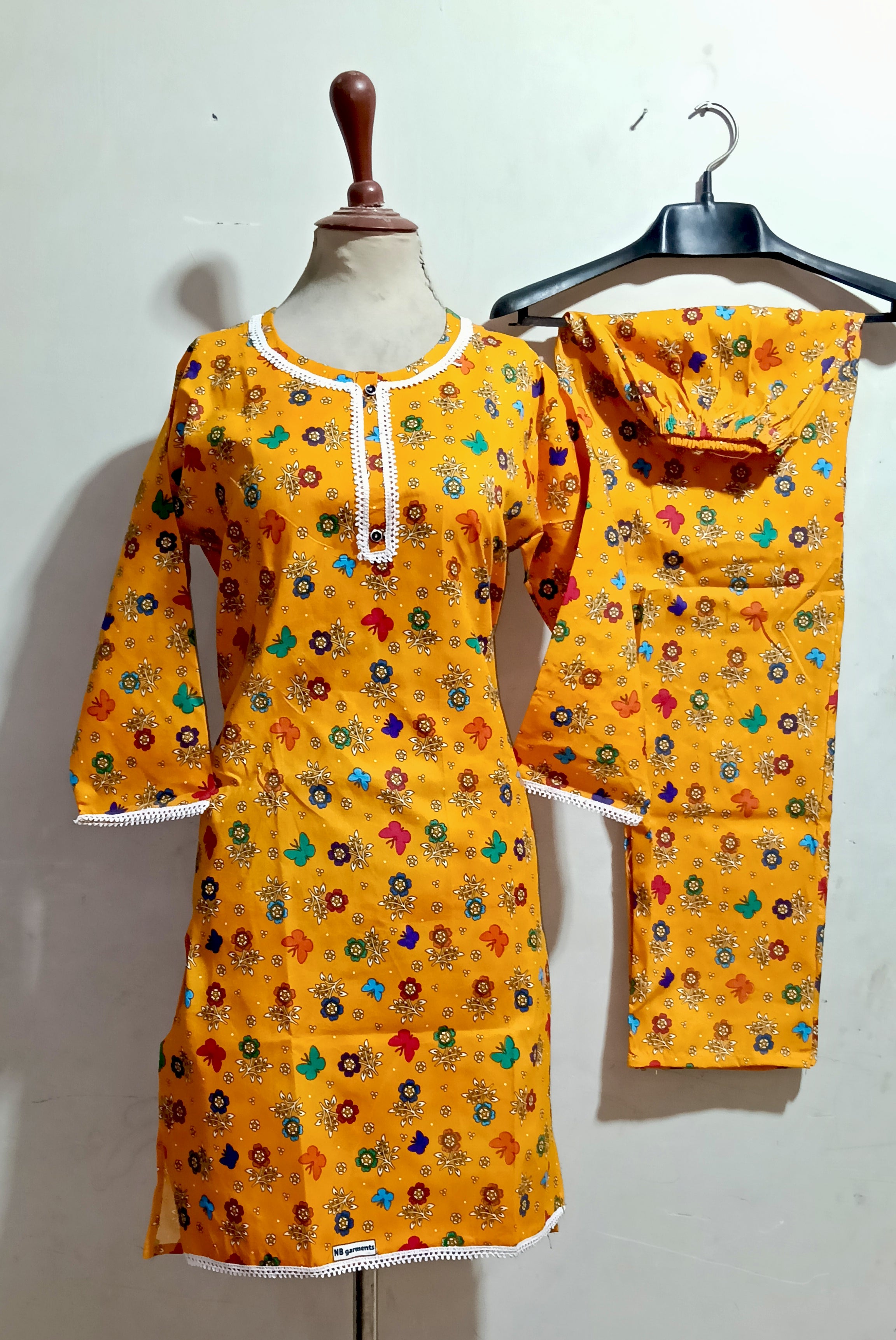 50% off Floral winter khaddar 2p Large and XL with Lace work