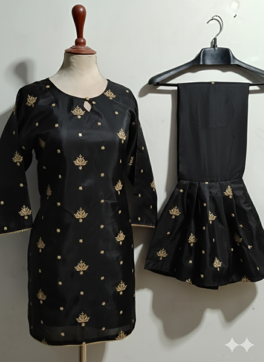 (60%off) Treday embroided china Shamoz silk sharara 2p Co-ord set