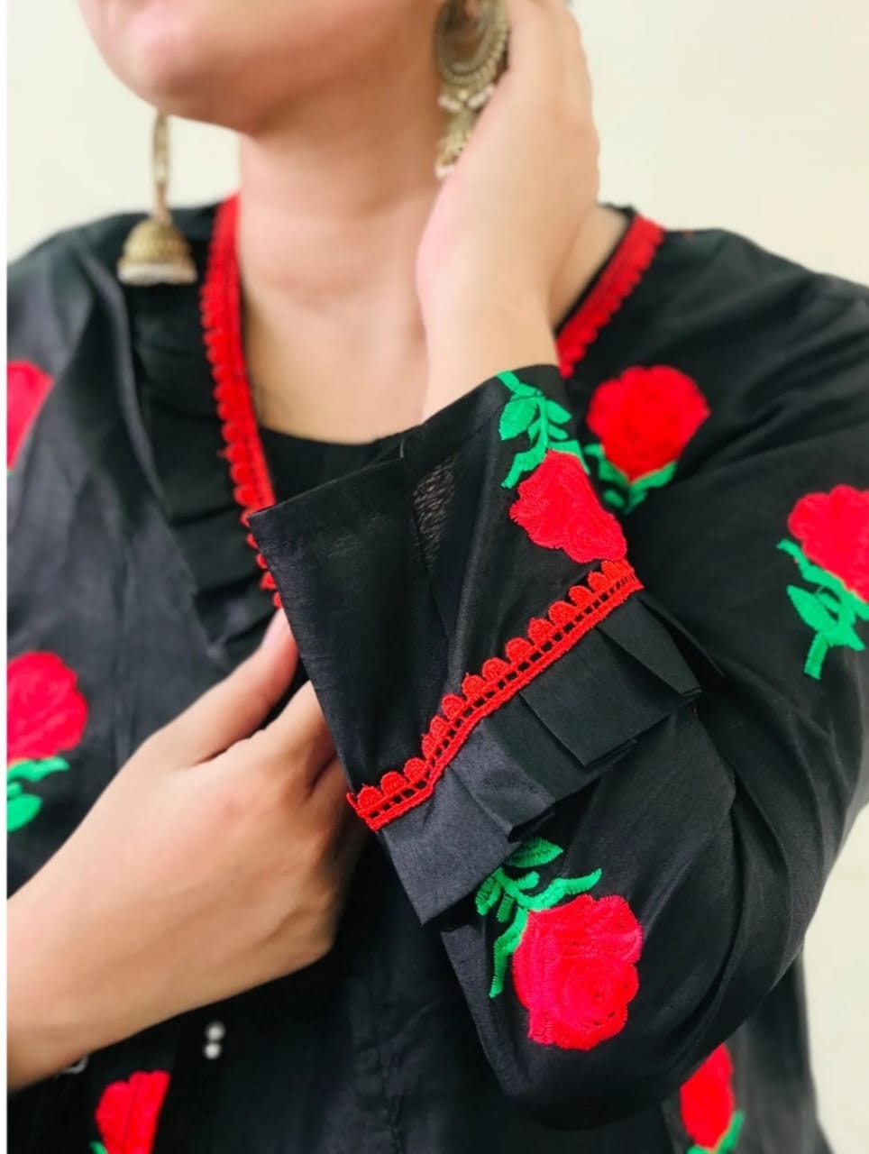 50%Off 4P Trendy Rao Silk Embroided flower gaown dress  (inner +gaown+ trouser+Dupatta)