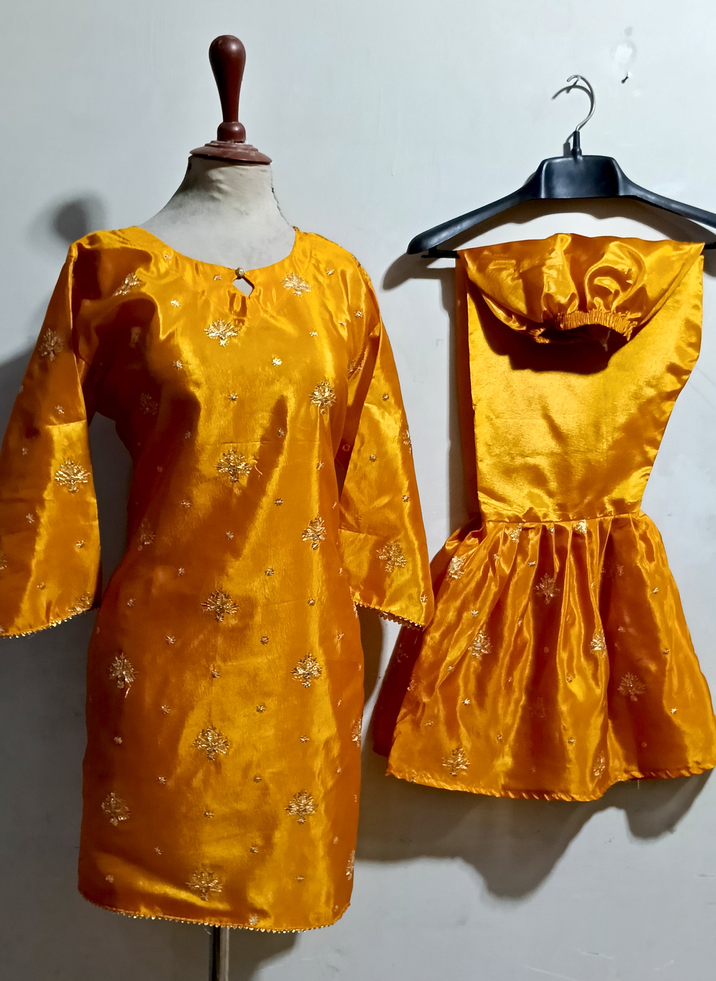 (60%off) Treday embroided china Shamoz silk sharara 2p Co-ord set