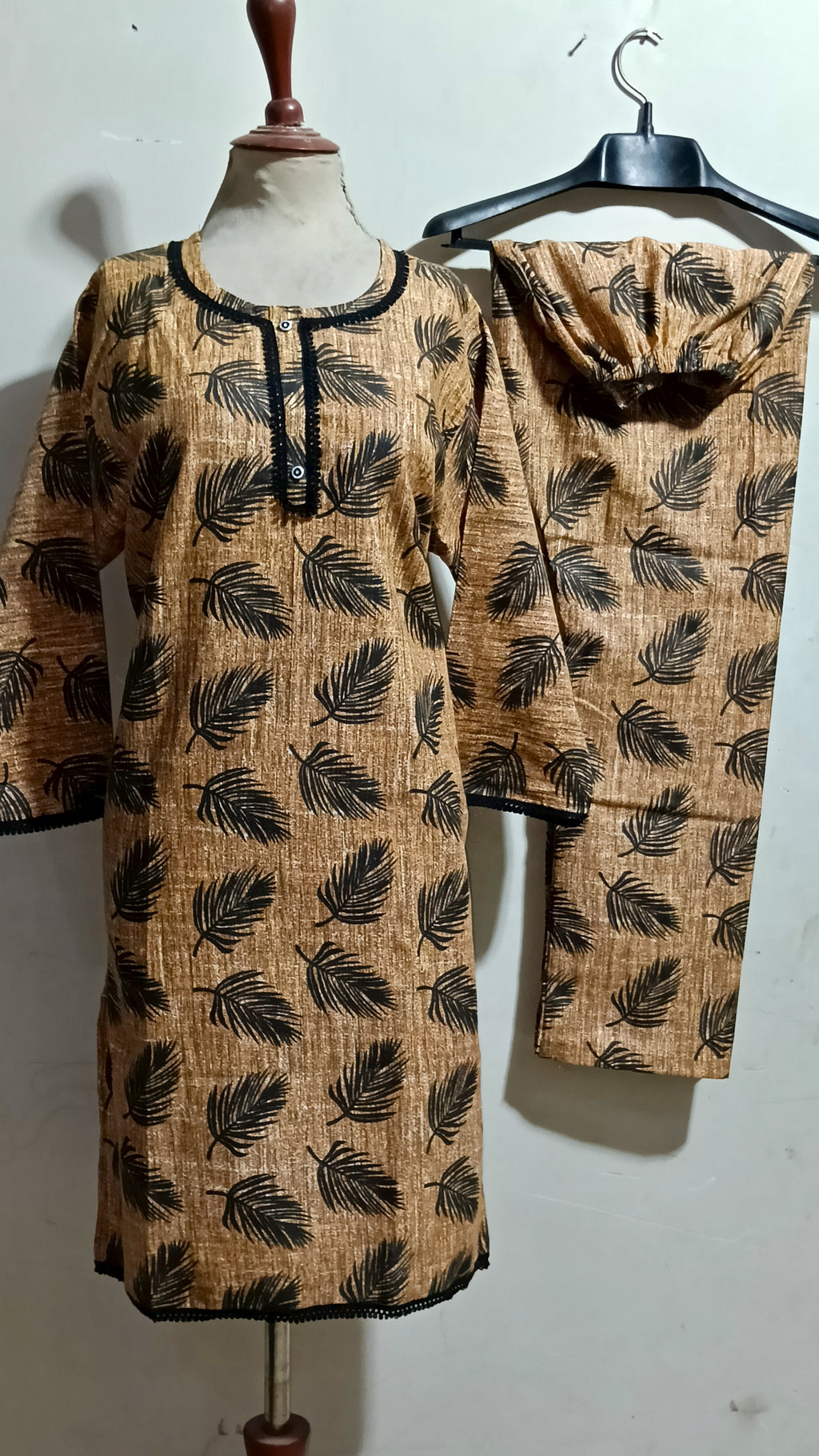 50% off Floral winter khaddar 2p Large and XL with Lace work